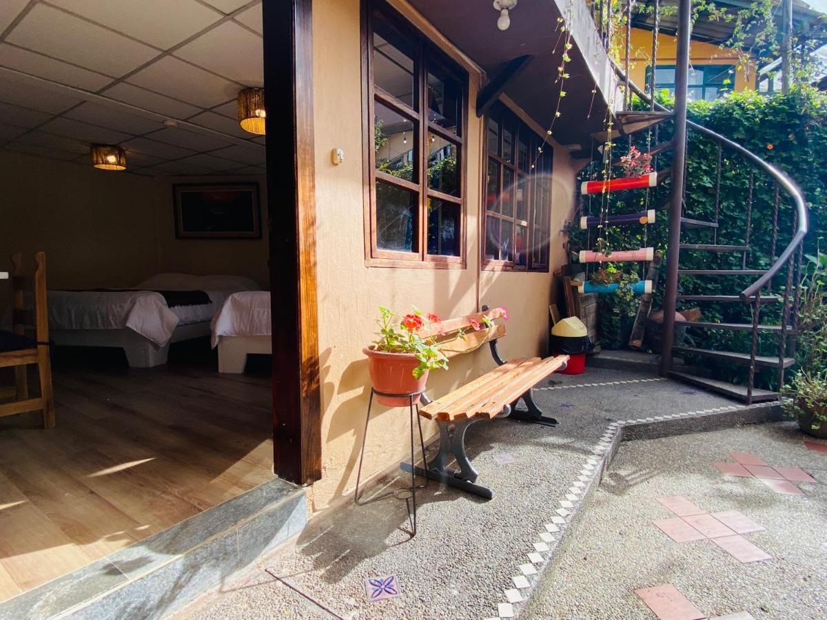 Hostal Alcala Quito Bagian luar foto