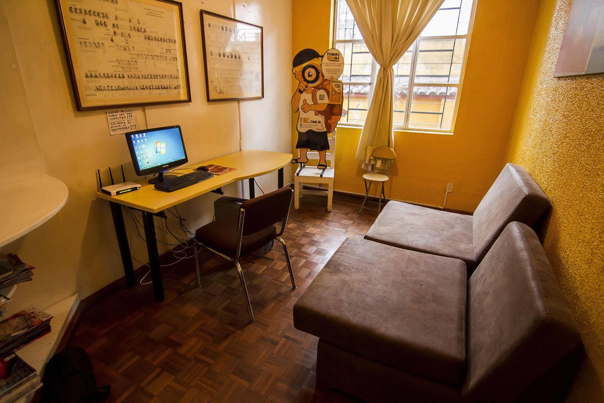 Hostal Alcala Quito Bagian luar foto