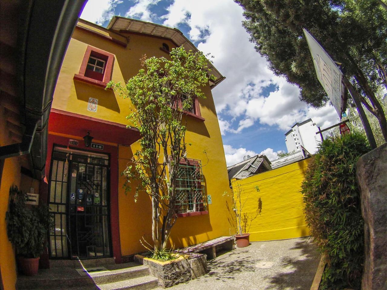 Hostal Alcala Quito Bagian luar foto
