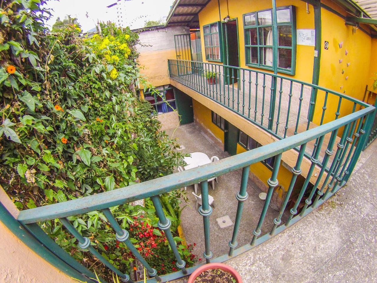 Hostal Alcala Quito Bagian luar foto